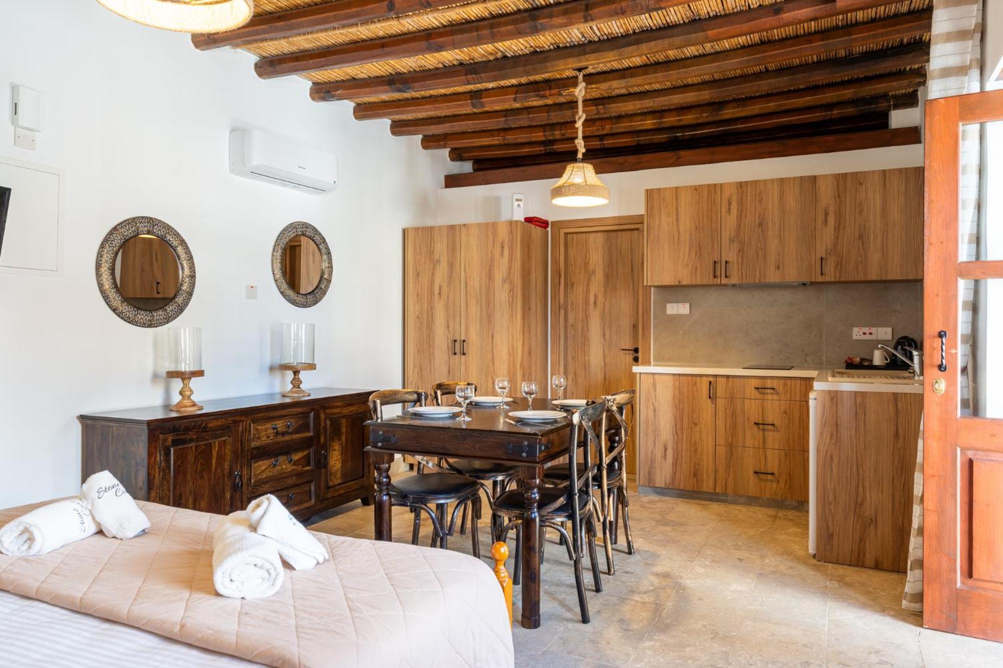 Stone Court Boutique Studios Μηλιού Εξωτερικό φωτογραφία